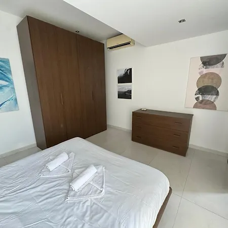 Apartment Giuliani Seafront 14 Saint Julian's