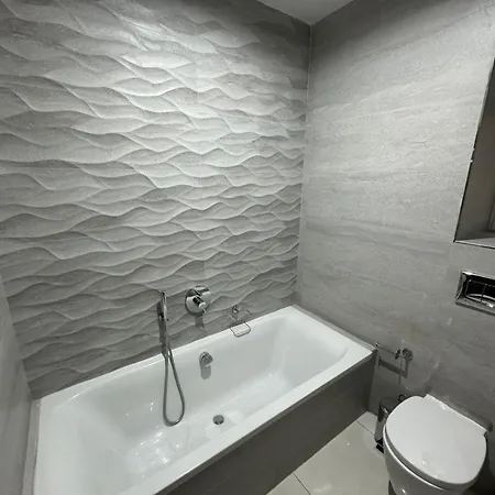 Giuliani Seafront 14 *