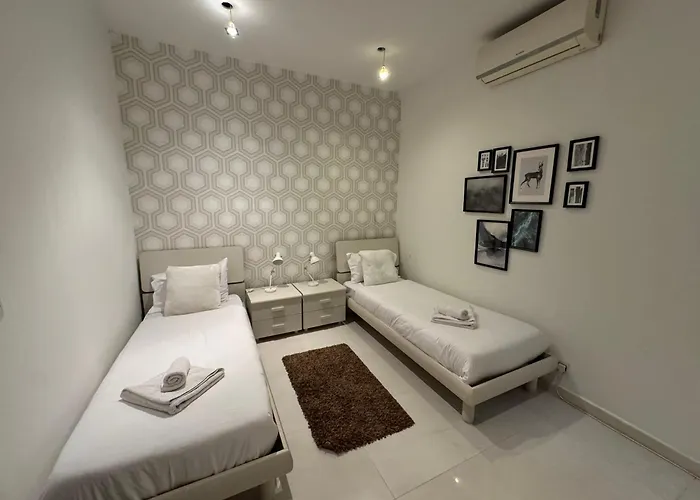 Giuliani Seafront 13 Apartament *