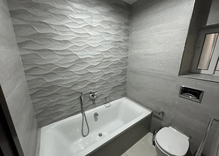 Giuliani Seafront 13 *