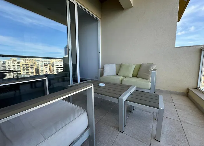 Giuliani Seafront 13 St. Julian's