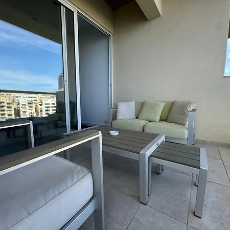 Giuliani Seafront 13 San Ġiljan