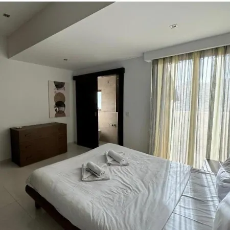 Giuliani Seafront 13