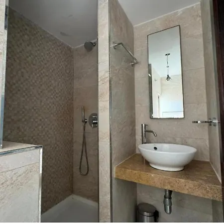 Giuliani Seafront 13