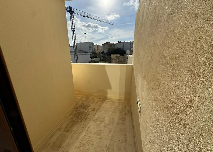 Giuliani Seafront 13