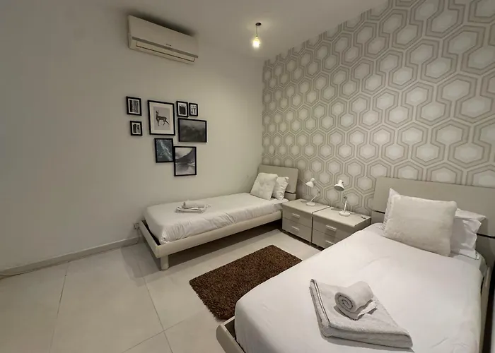 Giuliani Seafront 14