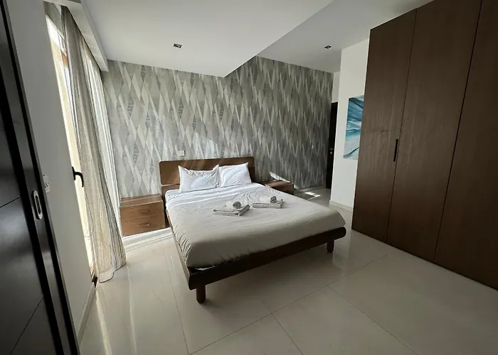 Giuliani Seafront 13 Appartement *