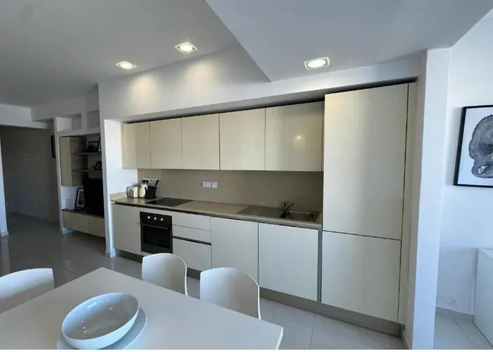 Lejlighed Giuliani Seafront 13 Saint Julian's